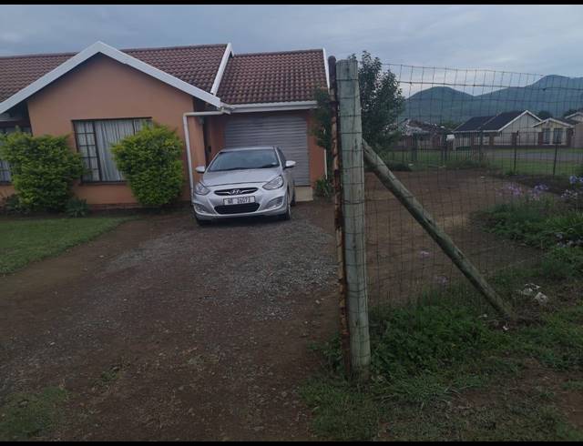3 BEDROOM FREEHOLD SOLD IN MPOPHOMENI